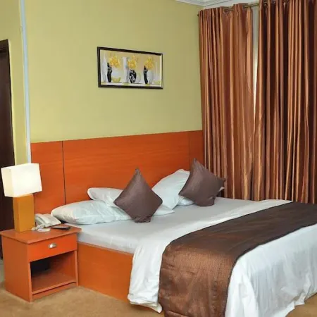 Florence Hotel and Suites