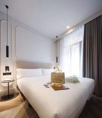 Room Mate Oliveira - City Centre, Valencia - Pensions