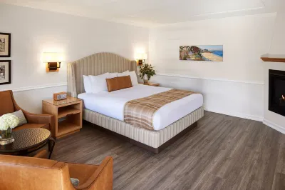 Coachman's Inn, A Four Sisters Inn Hotels near كارميل-بي-ثي-سي