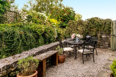 Maggie Puddle Cottage