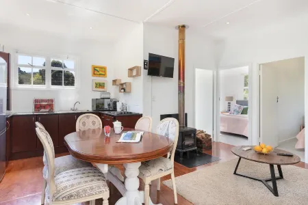 La Ferme Guest Farm Отели рядом с достопримечательностью «Groot Drakenstein Prison»