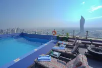 Ramada Encore by Wyndham Kuwait Downtown - Kolam Renang