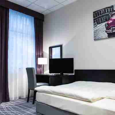 Sky Business Hotel Rooms
