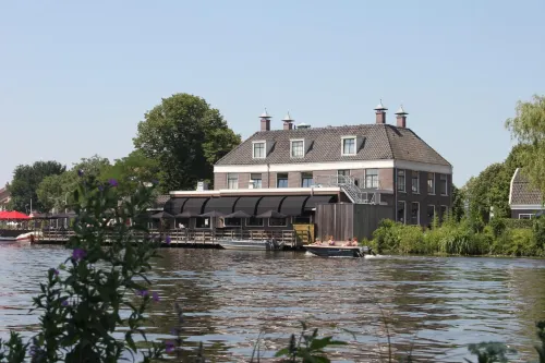 Het Rechthuis Hôtels à : Uithoorn