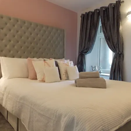 Eden Suite Sasco Apartments