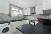 Skyvillion - 2Bed House W/Grdn&Parking in Hatfield Hoteles cerca de University of Hertfordshire - School of Engineering and Computer Science