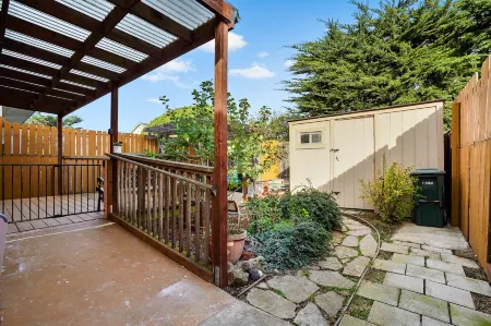 Spacious 5Br Coastal Retreat - 8 Beds Beach & Golf