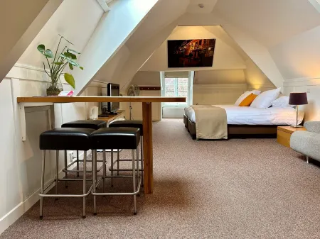 Long John's Pub & Hotel Отели в г. Амерсфорт