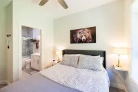 此豪華的2居室酒店享有全景 - 坐落在村莊