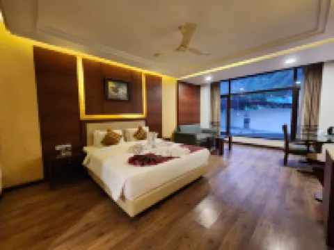 Hotel Royal Ark - Kasauli Hotels in Solan