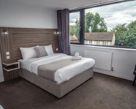 倫敦希思羅天空之夜酒店 希靈登酒店