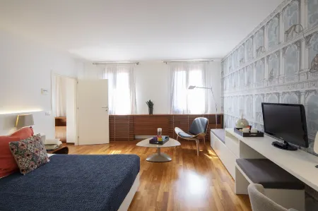 Ca' Della Scimmia - Rialto Bridge, Venice Отели рядом с достопримечательностью «Национальный монумент Виктору Иммануилу II»