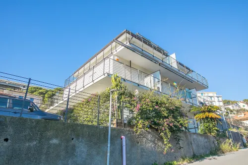 Beachy Vibes- 900m from the Beach - parking
