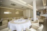 Adrion Aparthotel - فطور