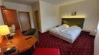 Kräuterhotel & Restaurant Heidejäger فنادق في Stemmen