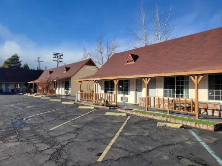 Townhouse Motel Отели рядом с достопримечательностью «Ancient Bristlecone Pine Forest»