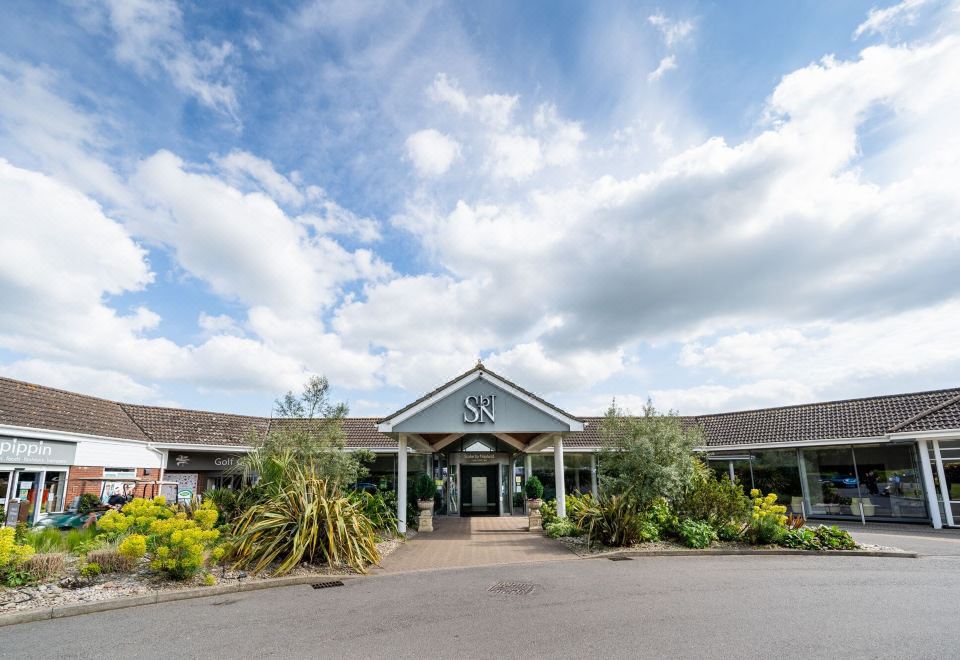 Stoke By Nayland Hotel, Golf & Spa - Housity