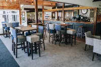 Mendip Spring Golf and Country Club - ที่มีบาร์