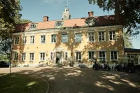 Knistad Herrgård Hotels near Stallsiken Handelsområde
