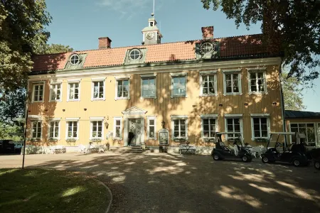 Knistad Herrgård Отели в г. Шёвде