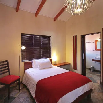 Hartmann Suites Serviced Self-Catering Apartments Отели в г. Виндхук