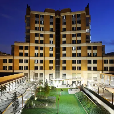 Hotel Alimara โรงแรมใกล้ปาร์กเกวย์