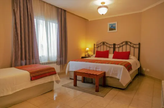 頓佩佩酒店及木屋 埃爾卡拉法特酒店