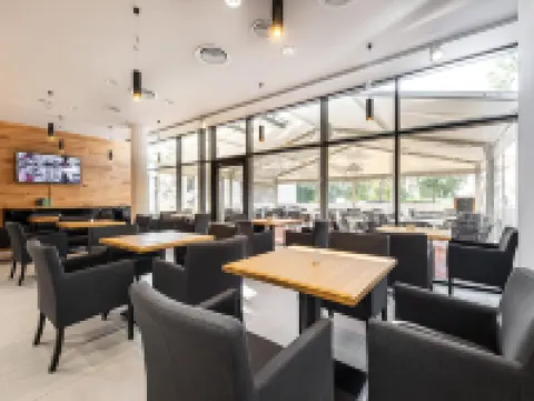 Molo Park Aparthotel Hotele w: Mielno