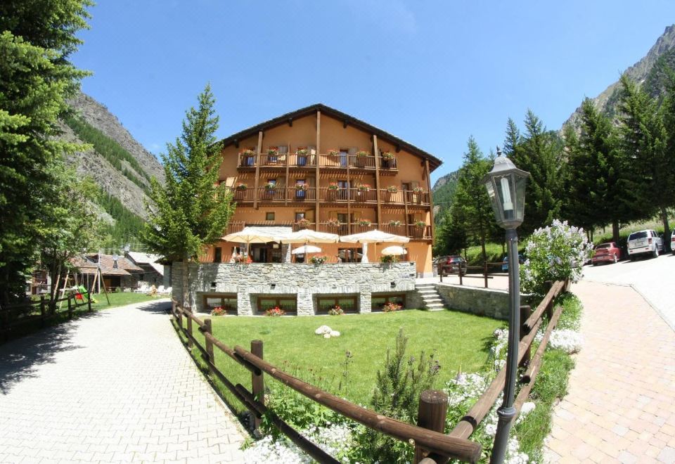 hotel overview picture