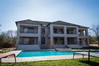 Tinyiko Kruger Lodge - Pools