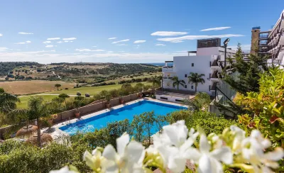 Ona Valle Romano Golf & Resort Отели рядом с достопримечательностью «Senda litoral de Estepona»