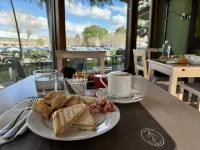 Hotel Cladan - breakfast