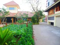 Baansuan Aiyara Hotels in Talat