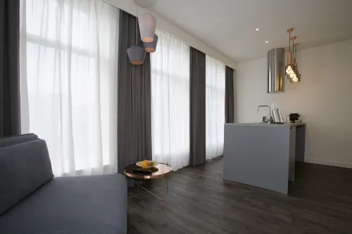 De with Studio's - Condos