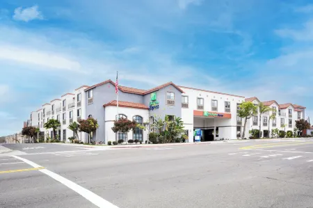 Holiday Inn Express & Suites Hermosa Beach Отели рядом с достопримечательностью «Hermosa Beach Pier»