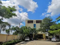 The Wonders Hotel Hotels near Rajamangala Rest Area