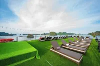 Era Halong Cruise Hotels in Tuần Châu