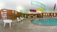Days Inn by Wyndham Marquette - Pools