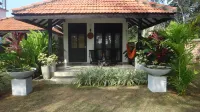 Seagulls Garden Cabanas Hotel dekat Sri Pancha Thuparamaya
