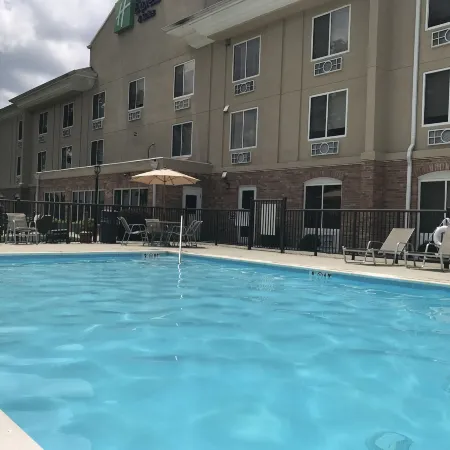 Holiday Inn Express & Suites HIGH POINT SOUTH by IHG