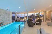 Caneiros Luxury House & Suites - piscina