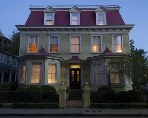 Barksdale House Inn Hotel berhampiran Dataran Marion