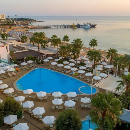 Vrissaki Beach Hotel