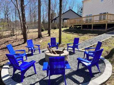 Flexis living 4-bedroom house in Charlotte-PNC-University-MotorSpeedway Отели рядом с достопримечательностью «Университет Северная Каролина в Шарлотт»