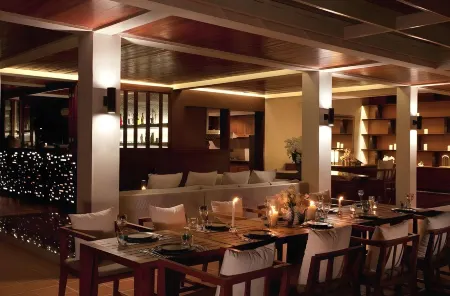 Hansar Pranburi Отели рядом с достопримечательностью «Tham Phraya Nakhon»