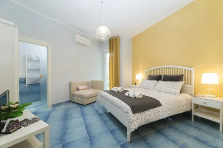 CAPRI B&B Отели рядом со станцией Salerno Railway Station