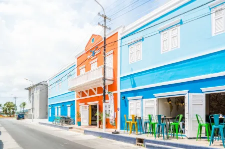 Bed & Bike Curacao Hostel