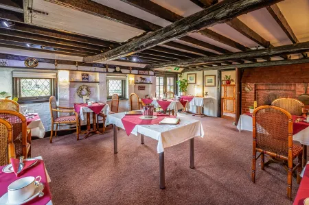 The Olde Forge Hotel Отели в г. Хейлшем