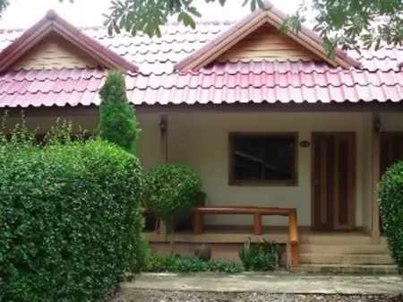 Seaza Hotel Отели рядом с достопримечательностью «Krom Luang Chumphon Khet Udomsak Royal Palace»