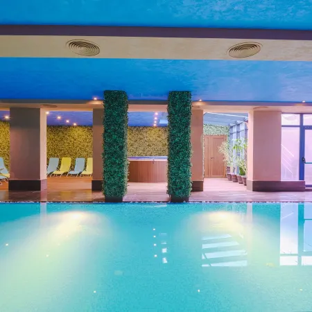 CORNELIA DELUXE RESIDENCE